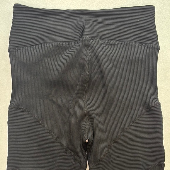 Year of Ours Black Ribbed Active Leggings Women’s Sz Medium Athletic Yoga - Picture 4 of 7
